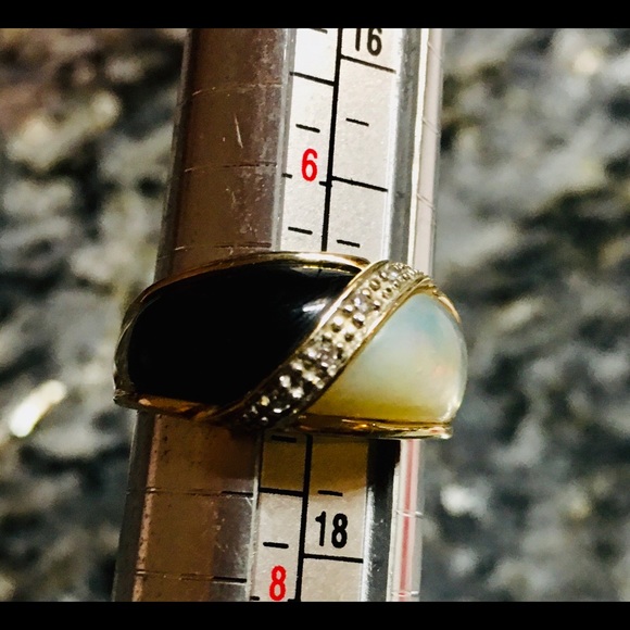 14K Black Onyx, Mother of Pearl Ring - Picture 7 of 9